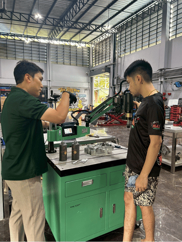 เครื่องต๊าปเกลียวไฟฟ้า